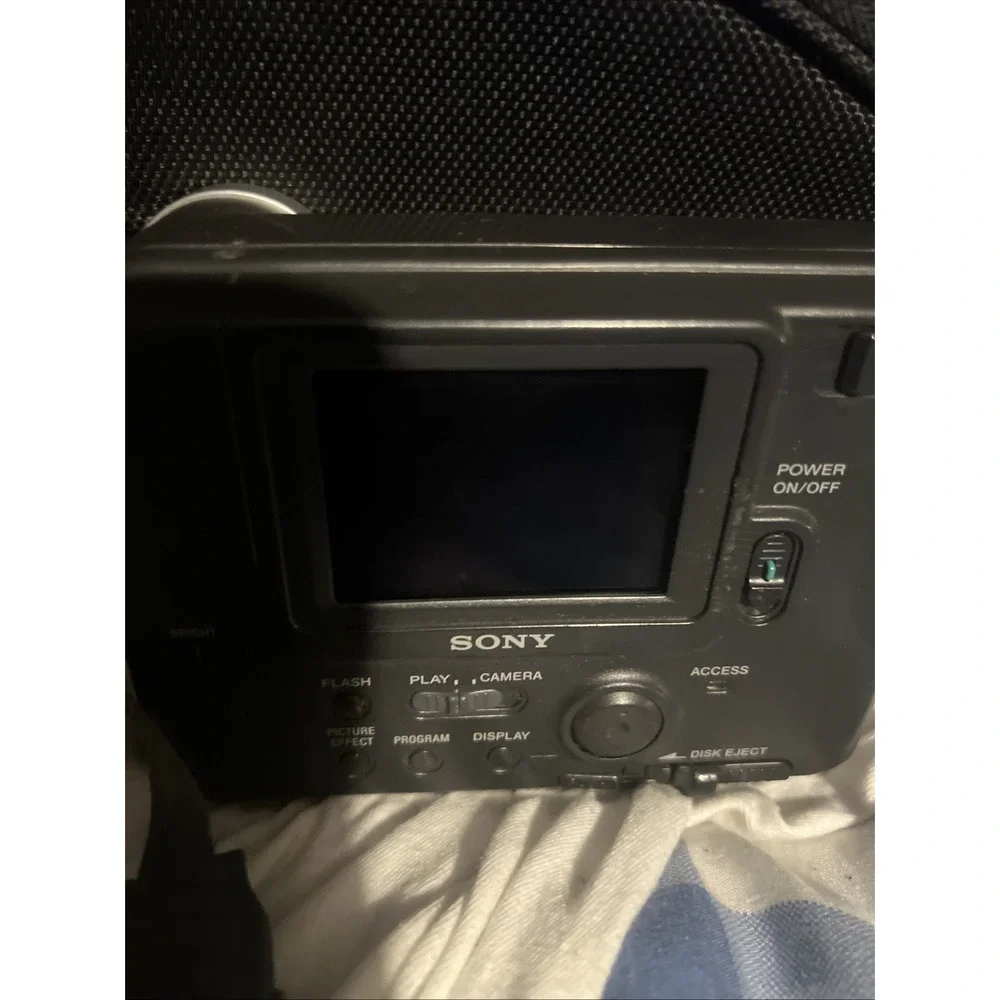 Sony Mavica MVC-FD73 Digital Camera CaseFrom‎ A Estate Sell Not Sure If Works